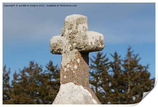 Granite cross near Notre Dame de Bon Voyage chapel in Plogoff Print by aurélie le moigne