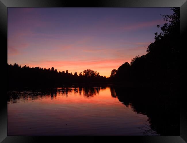 Callendar Park Sunset. Framed Print by Tommy Dickson