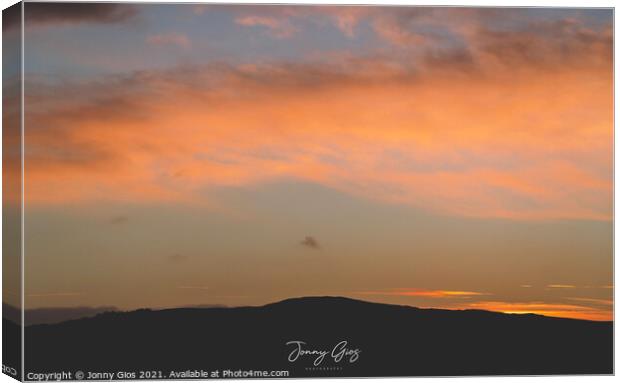 Sunrise over Benson Knott  Canvas Print by Jonny Gios