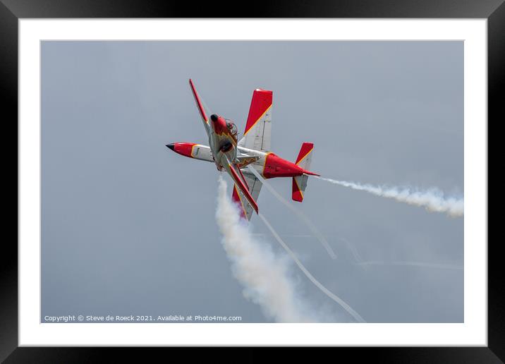 Patrulla Aguila Formation Aerobatics Team Cross Over Framed Mounted Print by Steve de Roeck