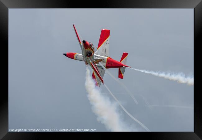 Patrulla Aguila Formation Aerobatics Team Cross Over Framed Print by Steve de Roeck