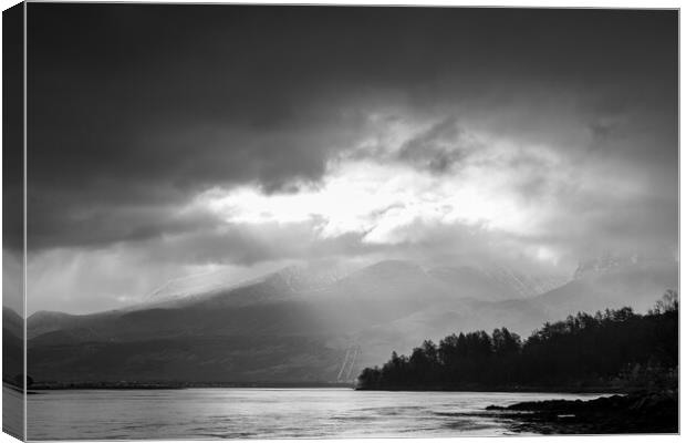 loch eil Fort William in the Scottish Highlands Canvas Print by chris smith
