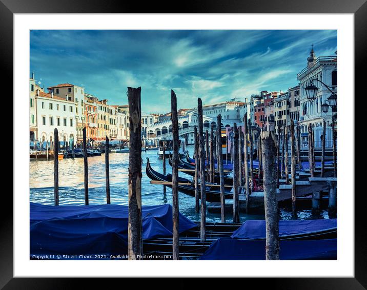 Rialto bridge and Grand Canal in Venice, Italy. Framed Mounted Print by Stuart Chard