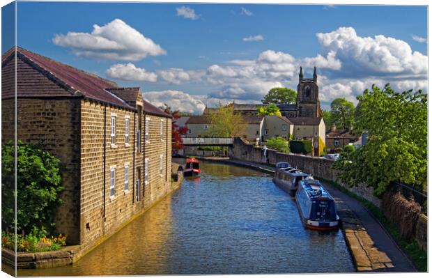 Leeds & Liverpool Canal at Skipton Canvas Print by Darren Galpin