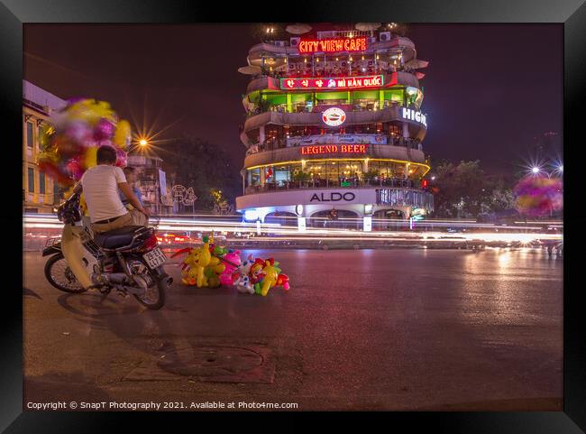 Long exposure of a balloon sellar at Dong Kinh Nghia Thuc Square, Hanoi Framed Print by SnapT Photography