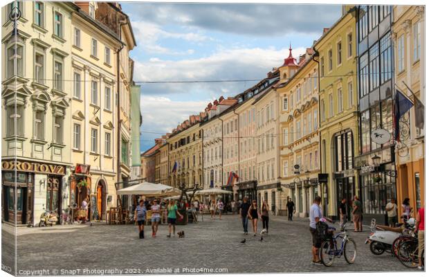Bars and cafes in Mestni Trg, Ljubljana Town Square beside the town hall Canvas Print by SnapT Photography