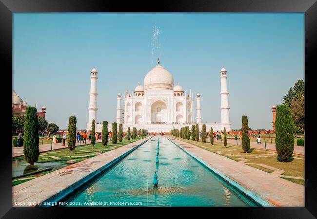 Taj Mahal Framed Print by Sanga Park