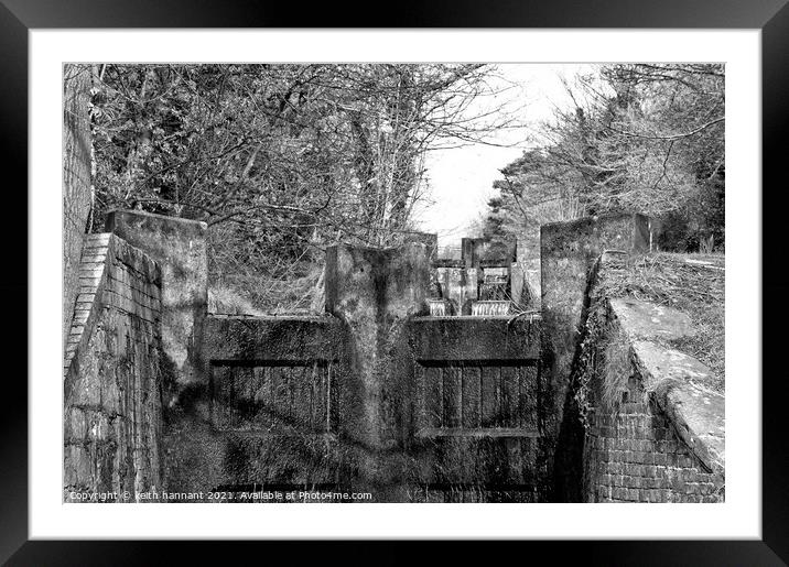 Pontnewyyd locks Monmouth brecon canal Framed Mounted Print by keith hannant