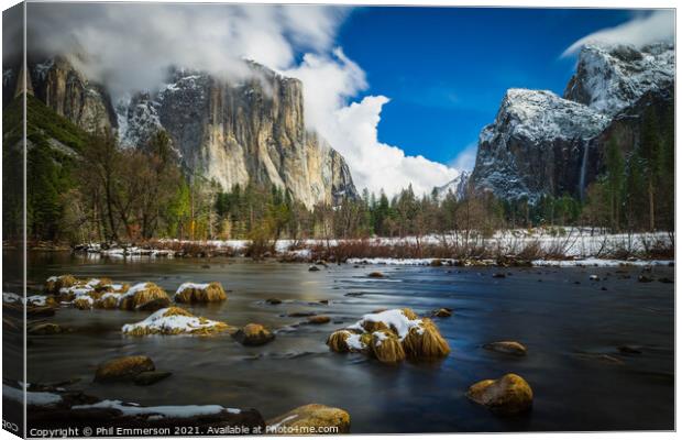 Yosemite Valley Canvas Print by Phil Emmerson
