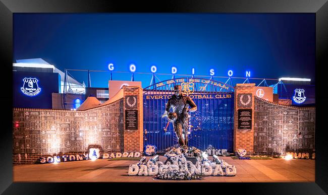 Everton's Icon: Dixie Dean Statue Framed Print by Kevin Elias
