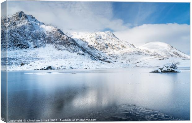 Llyn Idwal Frozen Lake / Winter Scene Snowdonia National Park North Wales Canvas Print by Christine Smart