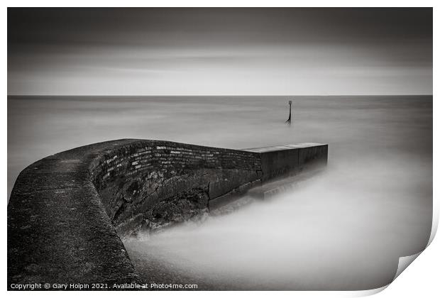 High tide at the breakwater Print by Gary Holpin
