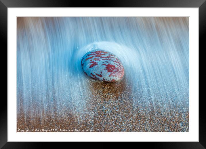 Little red pebble Framed Mounted Print by Gary Holpin