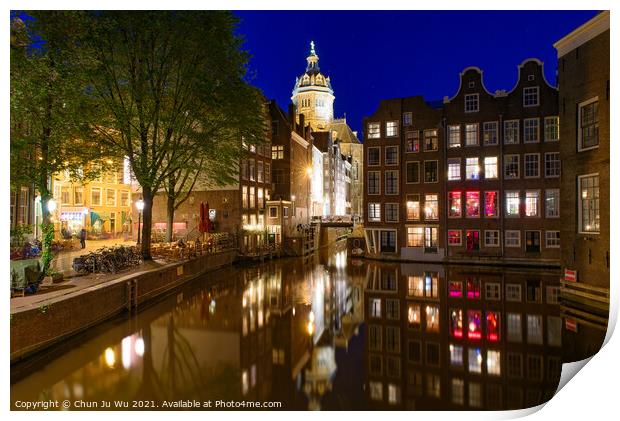 Night view of buildings and boats along the canal in Amsterdam, Netherlands Print by Chun Ju Wu