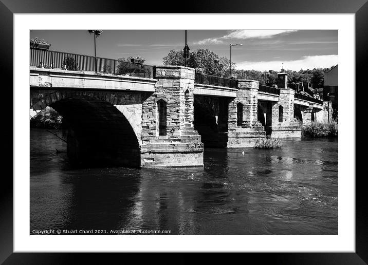 River Severn bridge Bridgnorth Shropshire, black a Framed Mounted Print by Stuart Chard