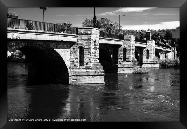 River Severn bridge Bridgnorth Shropshire, black a Framed Print by Travel and Pixels 