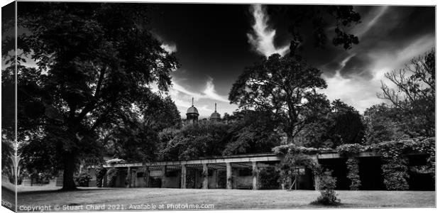 The Valley Gardens park in Harrogate - Black and w Canvas Print by Travel and Pixels 