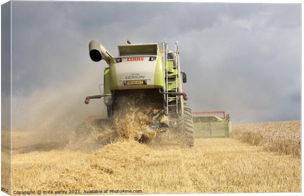 A dusty dry harvest. Canvas Print by mick vardy