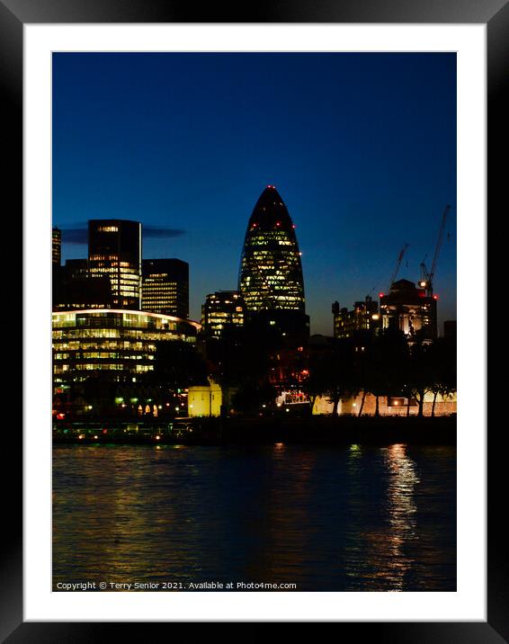 30 St Mary Axe, informally known as The Gherkin, i Framed Mounted Print by Terry Senior