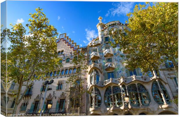 Casa Batlló, designed by Gaudi, in Barcelona, Spain Canvas Print by Chun Ju Wu
