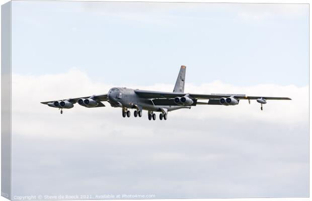 Boeing B52 Stratofortress Canvas Print by Steve de Roeck