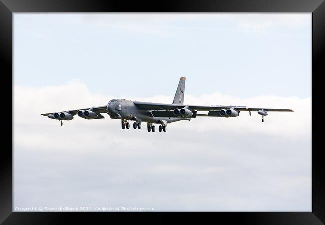 Boeing B52 Stratofortress Framed Print by Steve de Roeck