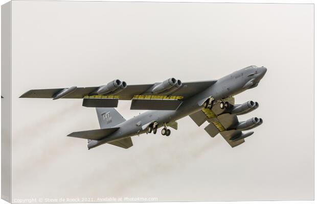 B52 Gets Airborne On A Grey Day. Canvas Print by Steve de Roeck