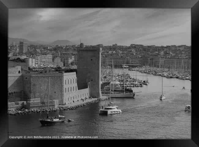 Red sky in Marseille  in monochrome - black and wh Framed Print by Ann Biddlecombe