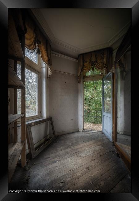 A beautiful space in an abandoned castle Framed Print by Steven Dijkshoorn