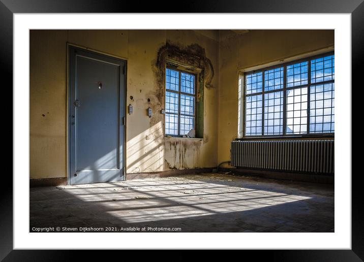 Beautifull sunlight on the floor Framed Mounted Print by Steven Dijkshoorn