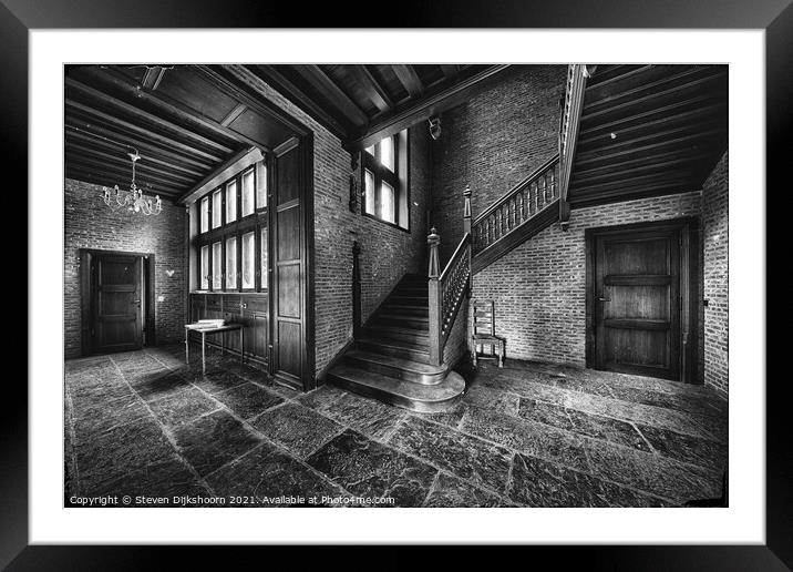 A beautifull staircase in black and white Framed Mounted Print by Steven Dijkshoorn