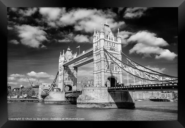 Tower Bridge crossing the River Thames in London (black & white) Framed Print by Chun Ju Wu