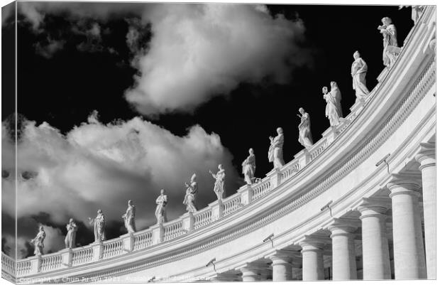 Colonnades at St. Peter's Square in Vatican City (black & white) Canvas Print by Chun Ju Wu