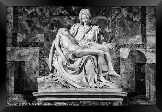 Pieta, a sculpture by Michelangelo, in St. Peter's Basilica (black & white) Framed Print by Chun Ju Wu
