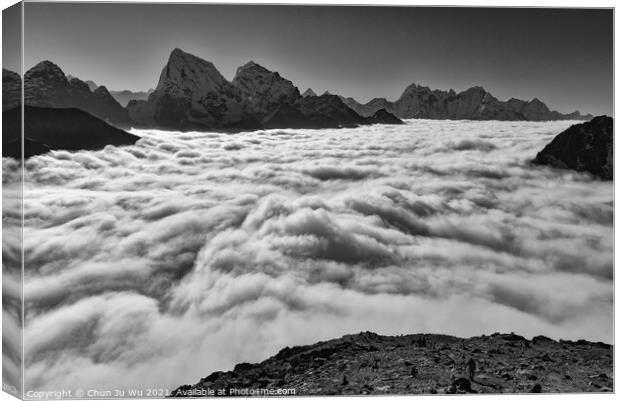 Sea of clouds and snow mountains in Nepal (black & white) Canvas Print by Chun Ju Wu