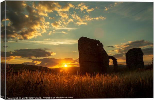 Sunset at Clun Castle Canvas Print by Verity Gray