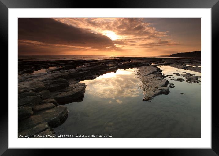 Sunset from Nash Point, Glamorgan Heritage Coast, South Wales Framed Mounted Print by Geraint Tellem ARPS