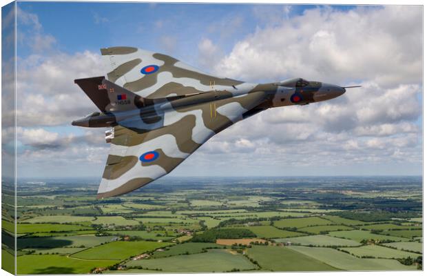 Vulcan Bomber Air To Air Canvas Print by Oxon Images