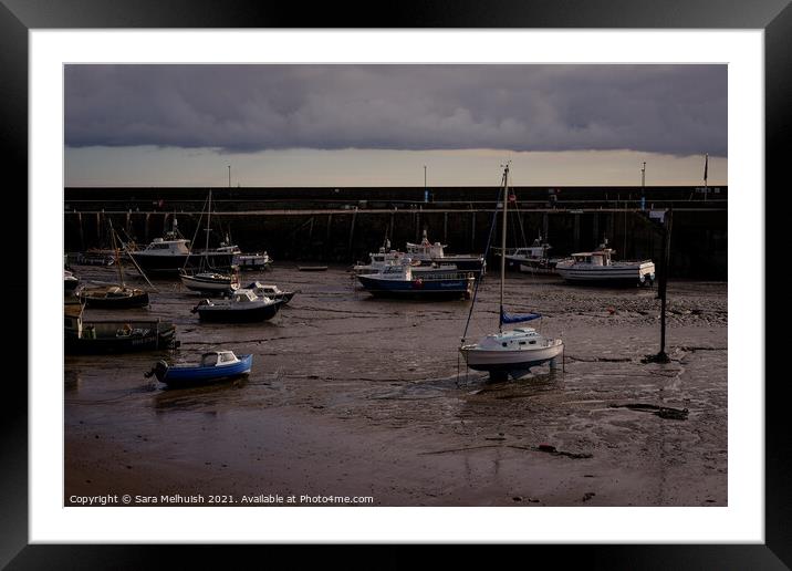 Boats a low tide Framed Mounted Print by Sara Melhuish