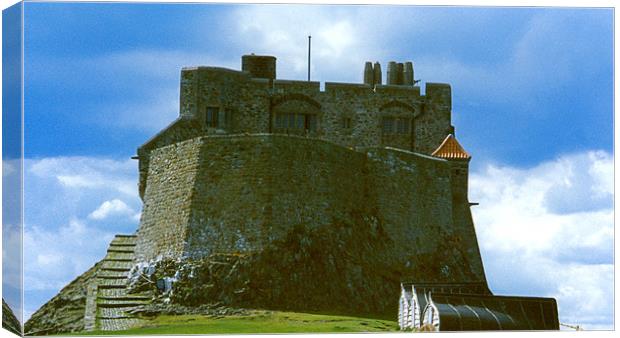 Lindisfarne Castle Canvas Print by Tom Gomez