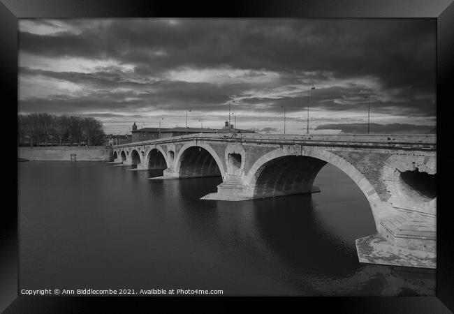 Pont-Neuf bridge over the Garonne river in black and white Framed Print by Ann Biddlecombe