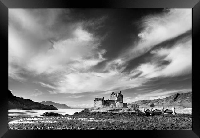 Eilean Donan Castle, Highlands, Scotland. Framed Print by Justin Foulkes
