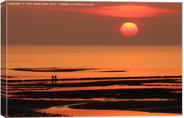Fleetwood Sunset Canvas Print by Tom Wade-West
