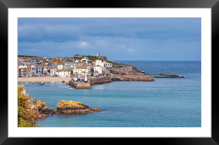 St Ives, Cornwall. Framed Mounted Print by Frank Farrell