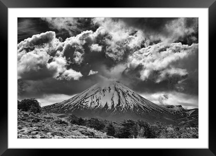 Mount Ngauruhoe (Mount Doom), an volcano at Tongariro in New Zealand (black and white) Framed Mounted Print by Chun Ju Wu