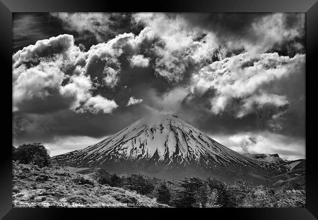 Mount Ngauruhoe (Mount Doom), an volcano at Tongariro in New Zealand (black and white) Framed Print by Chun Ju Wu
