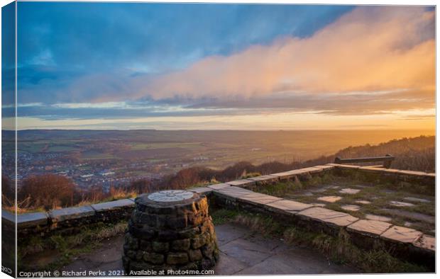 Otley - Yorkshire Views at Sunrise Canvas Print by Richard Perks