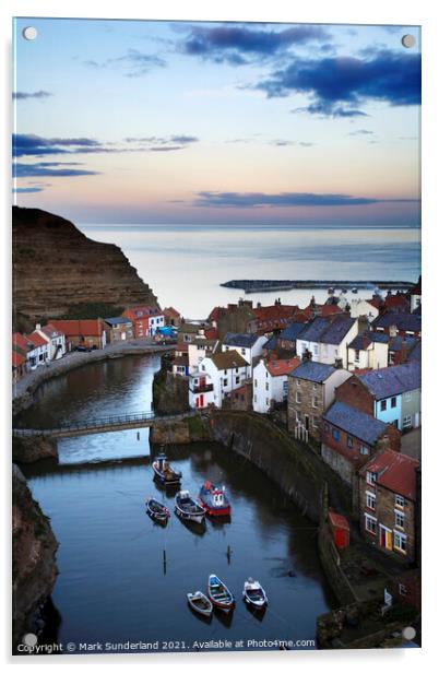 The Attractive Fishing Village of Staithes in North Yorkshire En Acrylic by Mark Sunderland