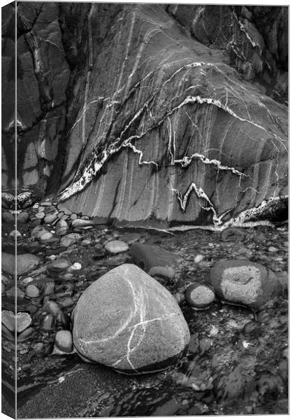 Veins in rock at Trefin beach, Pembrokeshire Canvas Print by Andrew Kearton