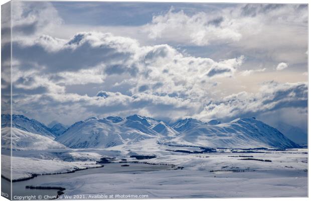 Mountains and land covered by snow in winter in New Zealand Canvas Print by Chun Ju Wu